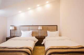 Гостиница Байкал Байкальск Стандартный двухместный номер с 1 кроватью или 2 отдельными кроватями-13